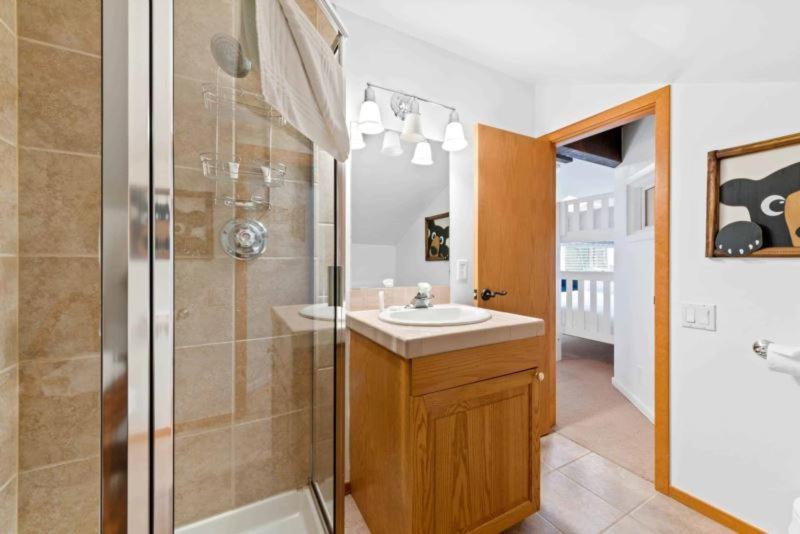 Ridgepoint Townhome 198 By East West Hospitality Beaver Creek Exterior photo