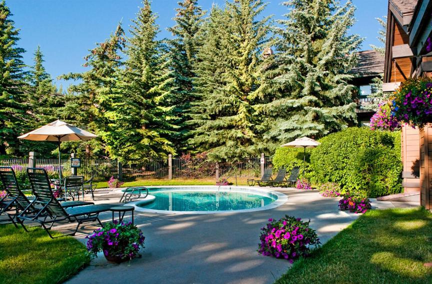 Ridgepoint Townhome 198 By East West Hospitality Beaver Creek Exterior photo